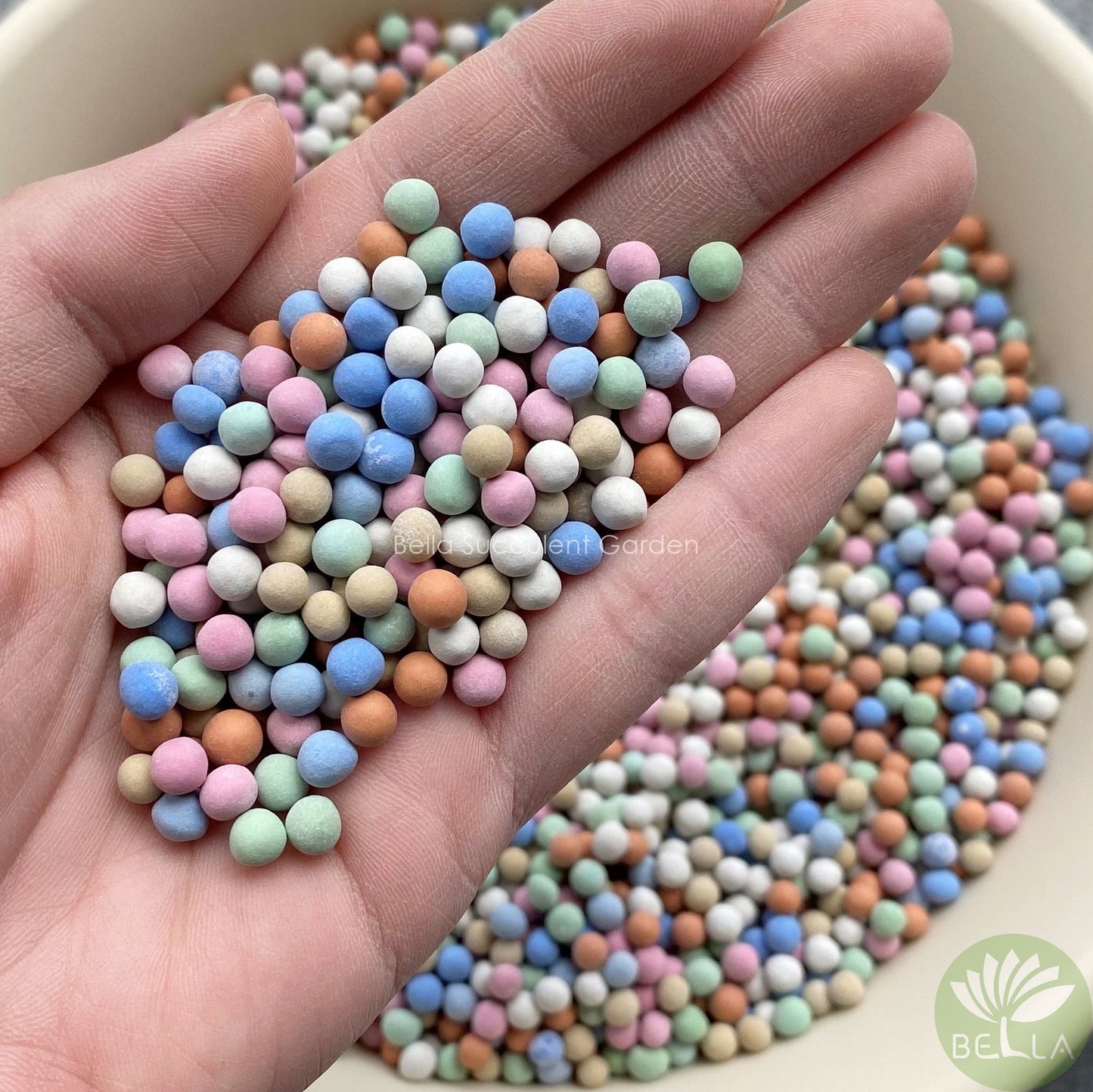 彩色陶粒 (Colourful Clay Ball)