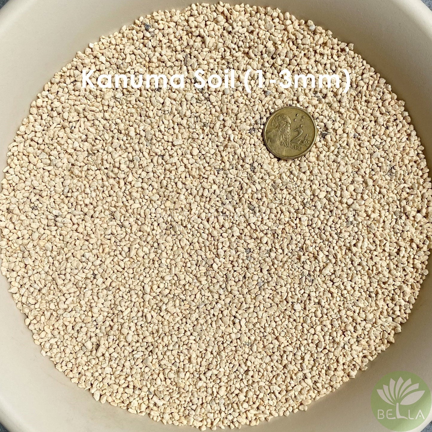 鹿沼土 (Kanuma Soil)