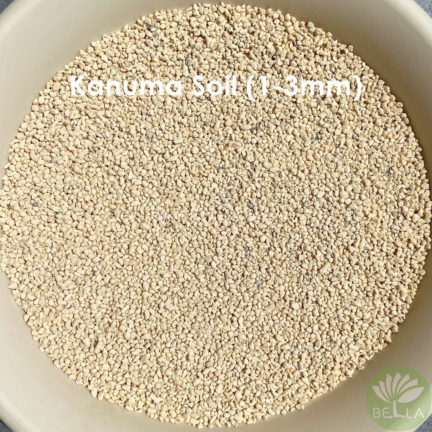 鹿沼土 (Kanuma Soil)