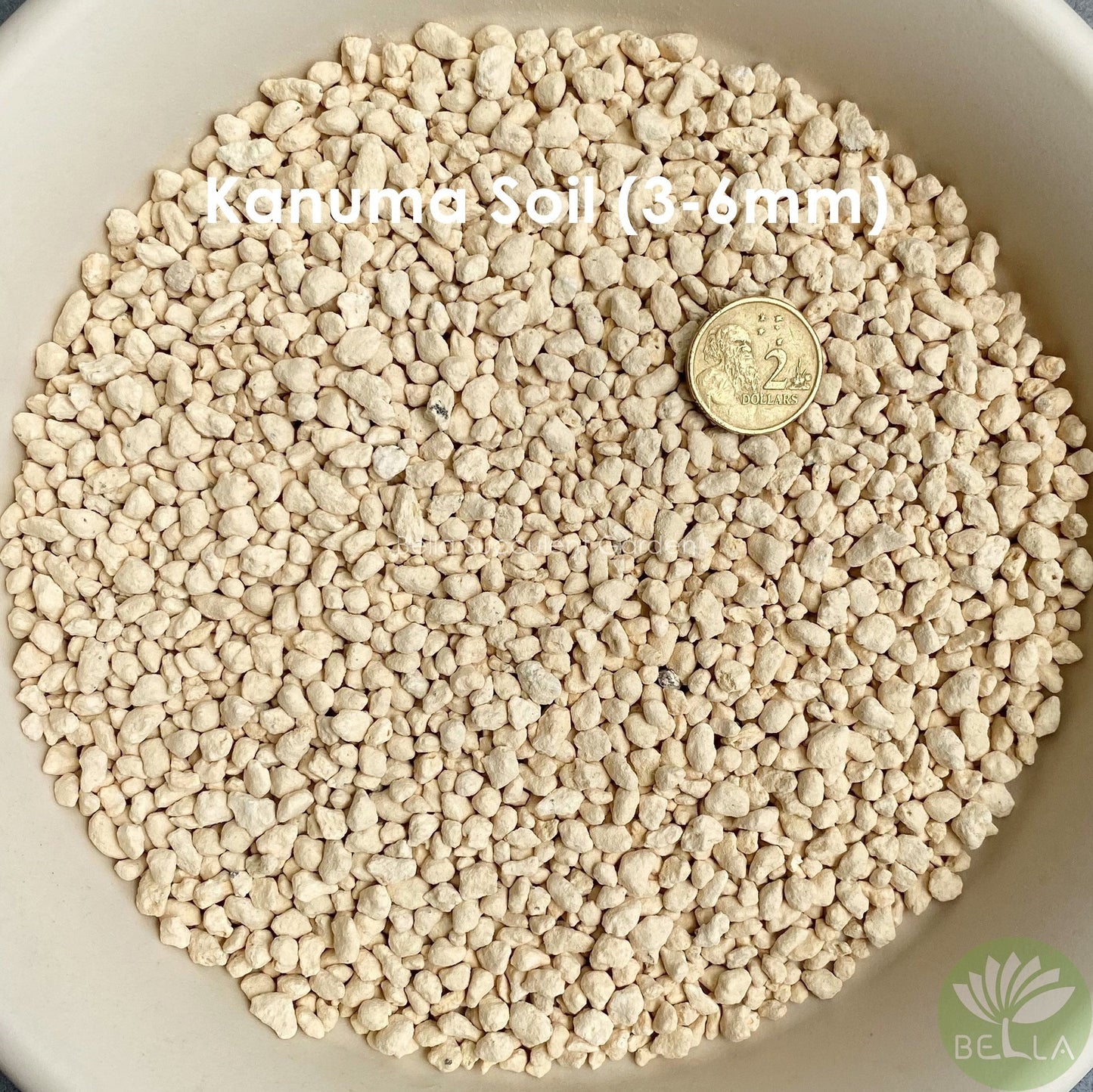 鹿沼土 (Kanuma Soil)